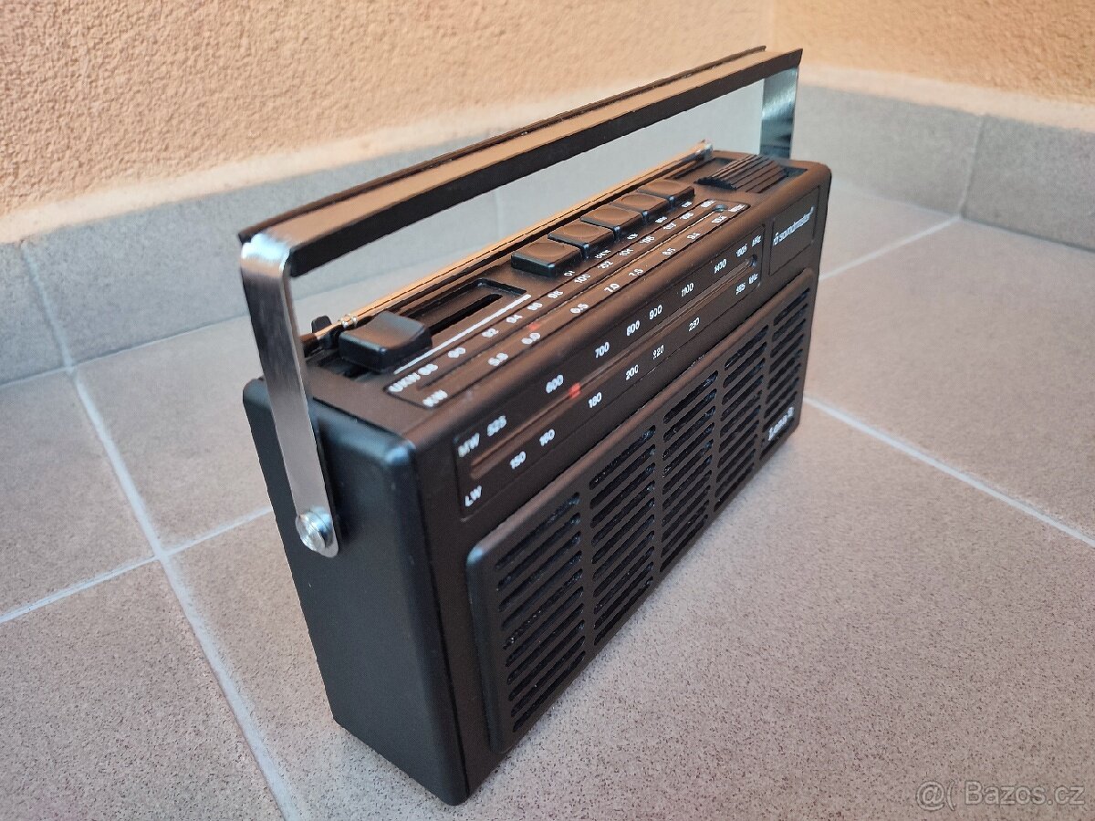 RETRO RADIO SOUNDMASTER. - 3