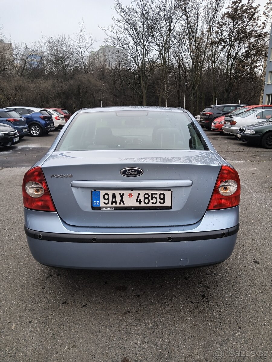 Ford Focus 1.6 16V Ghia - 3