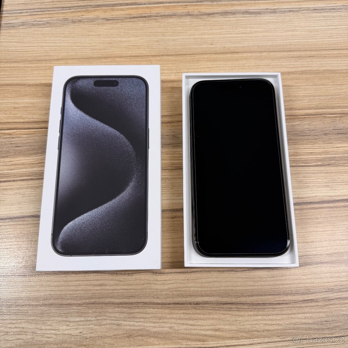IPhone 15 Pro 128GB černý titan - 3