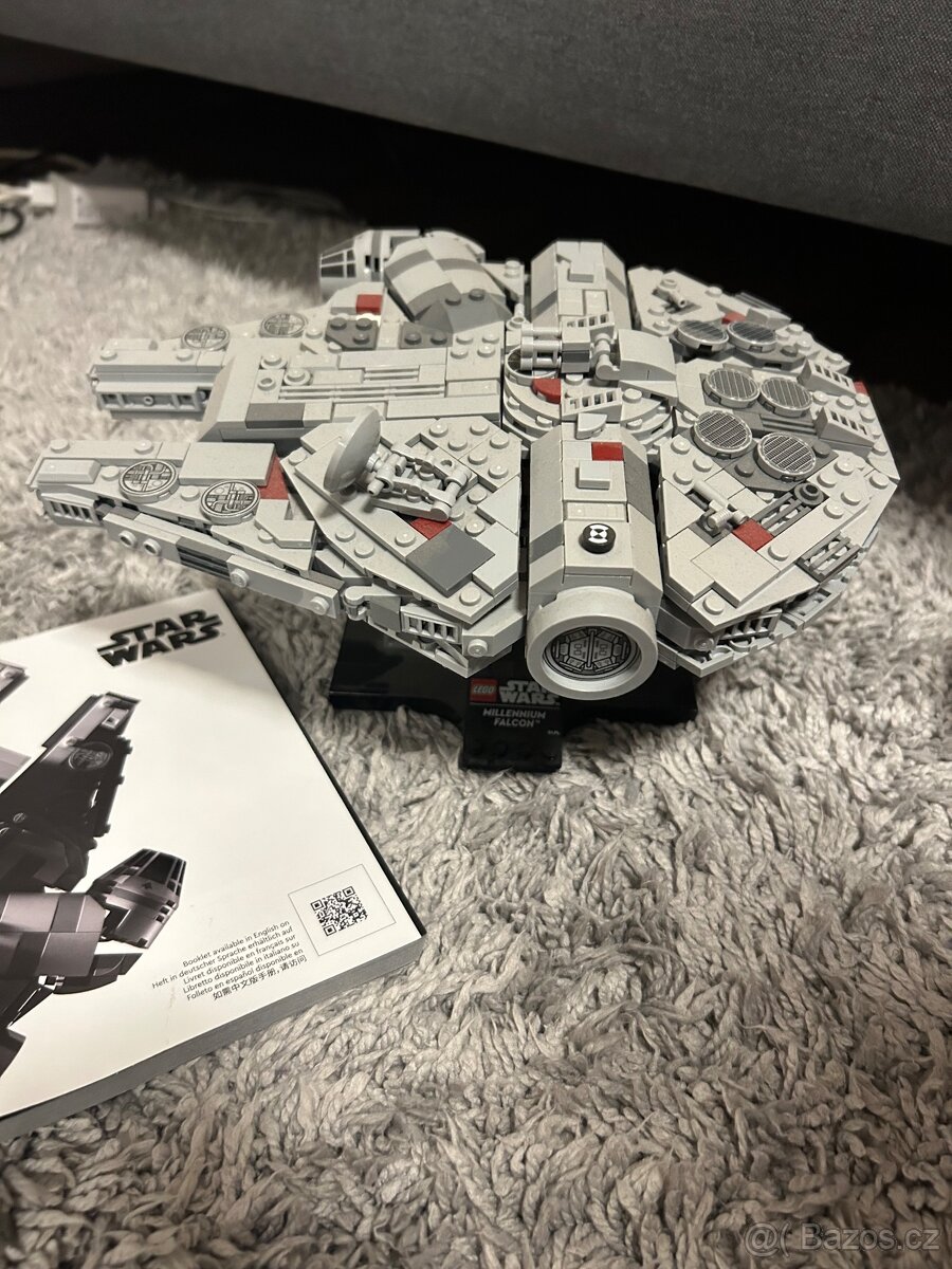 Lego Millennium Falcon 75375 - 3