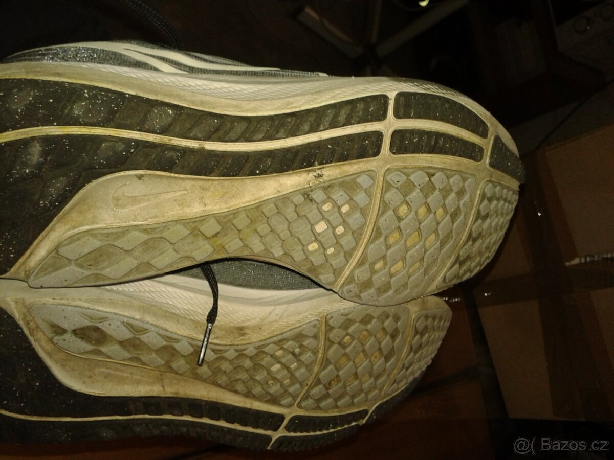 běžecké boty NIKE vel. 44,5 - 3