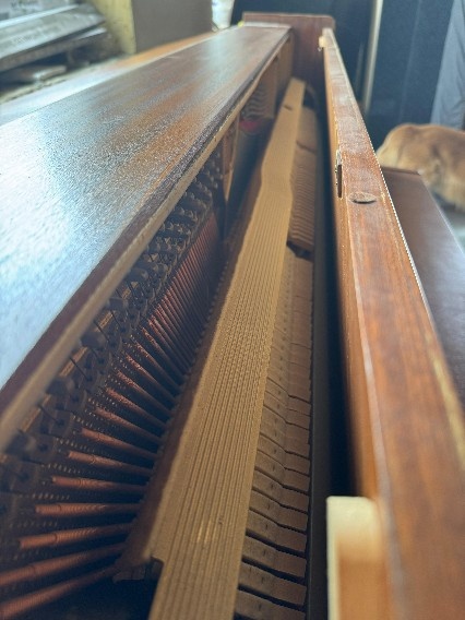 Starožitný nábytek a piano - 3