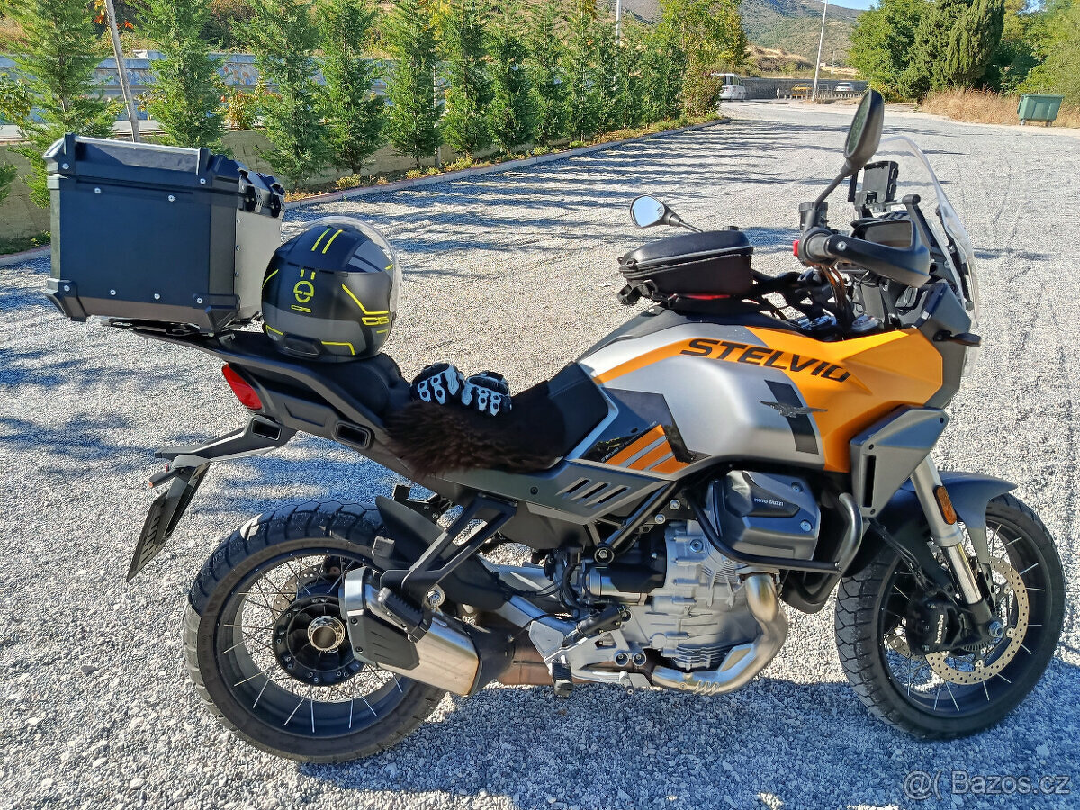 Moto Guzzi Stelvio - 3
