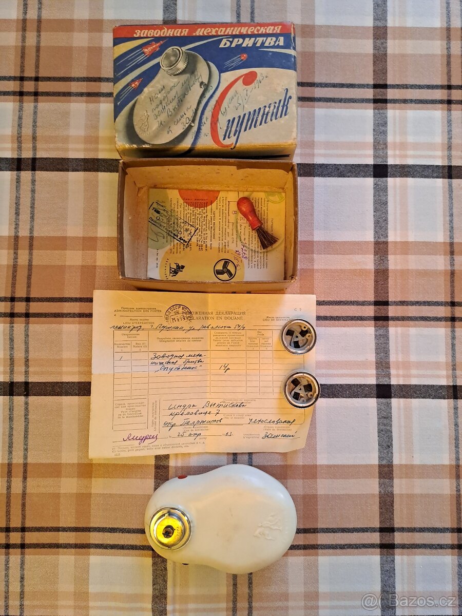 mechanický holicí strojek Sputnik - 3