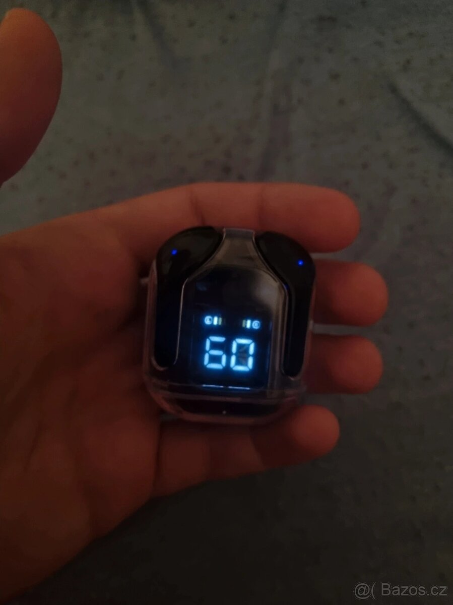 Malá transparentní bezdrátová sluchátka - 3