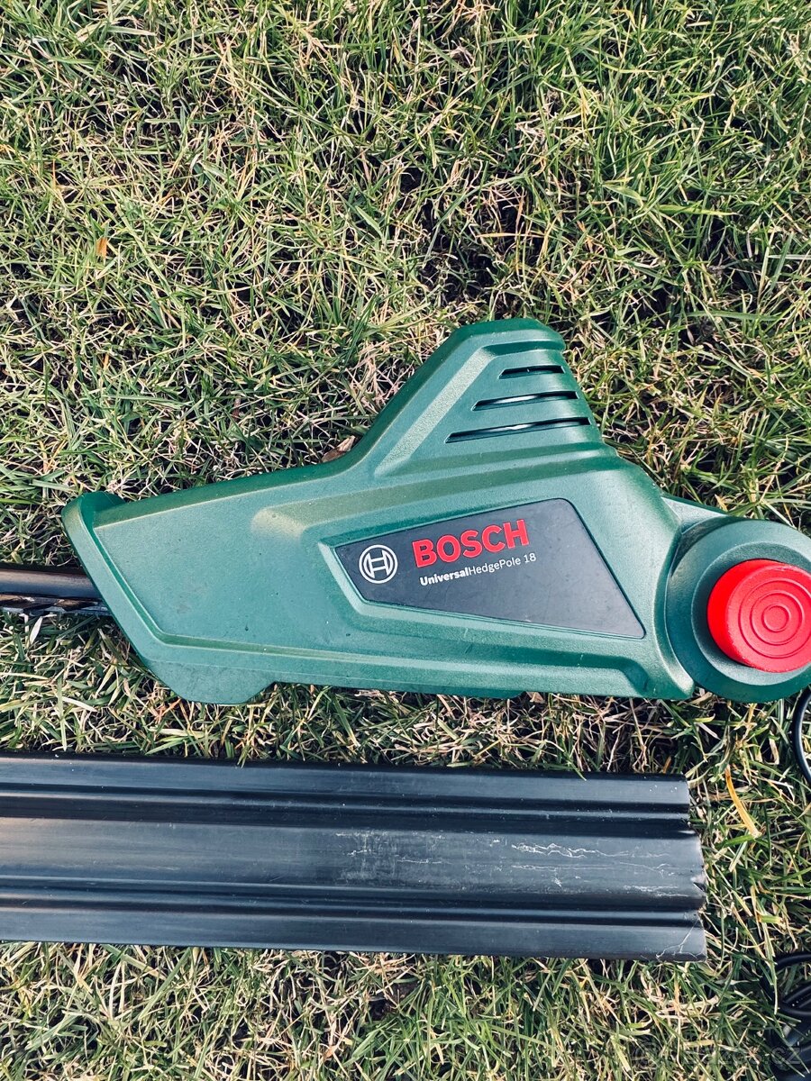 Plotostřih teleskopický Bosch baterie/nabiječka - 3