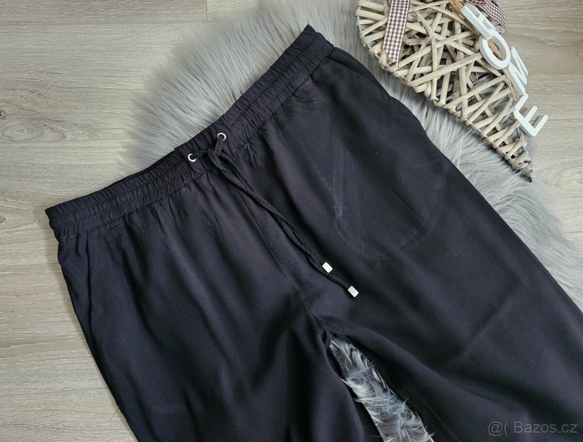 Černé kalhoty Lindex - 3