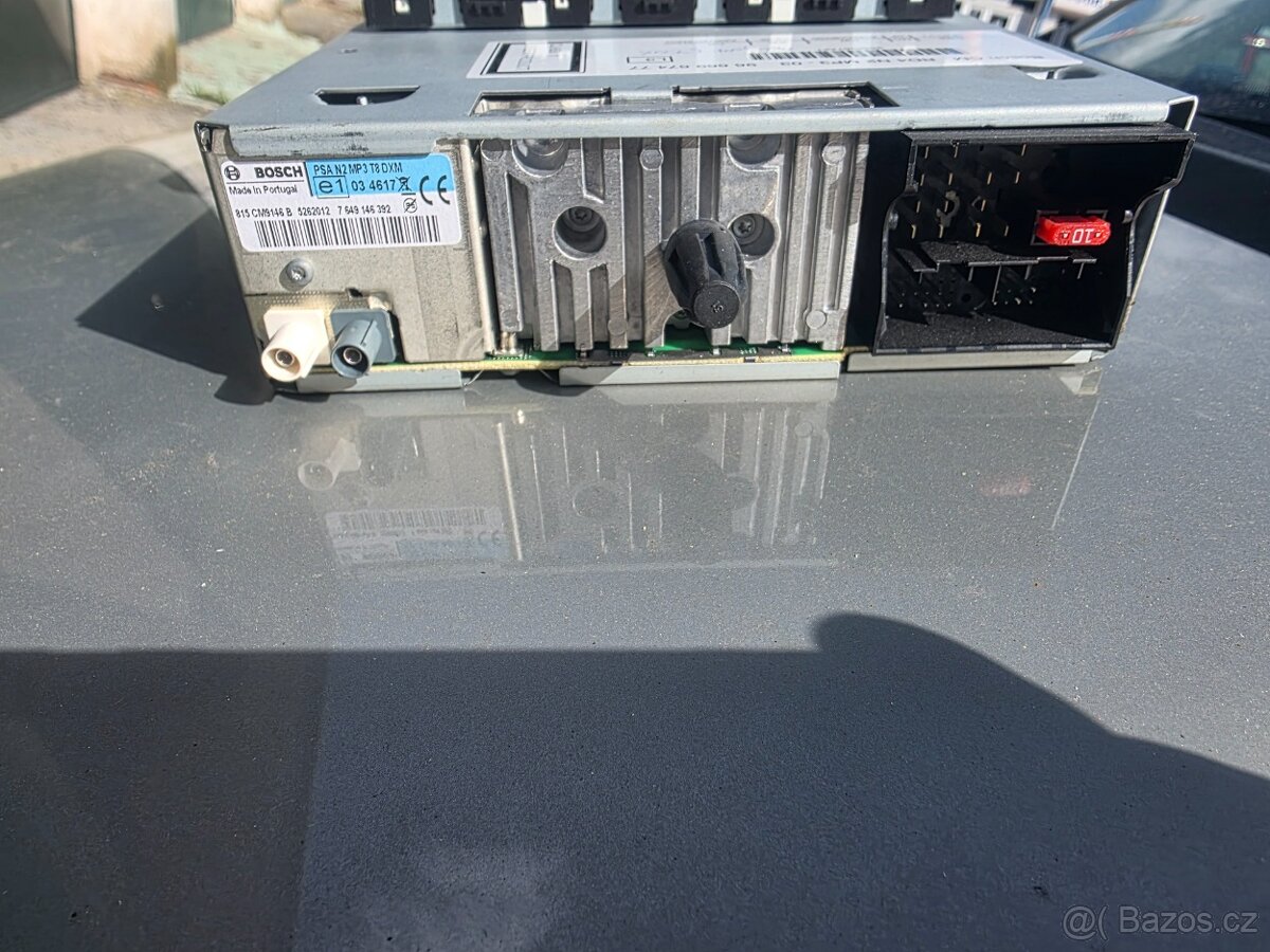 Rádio a displej - 3