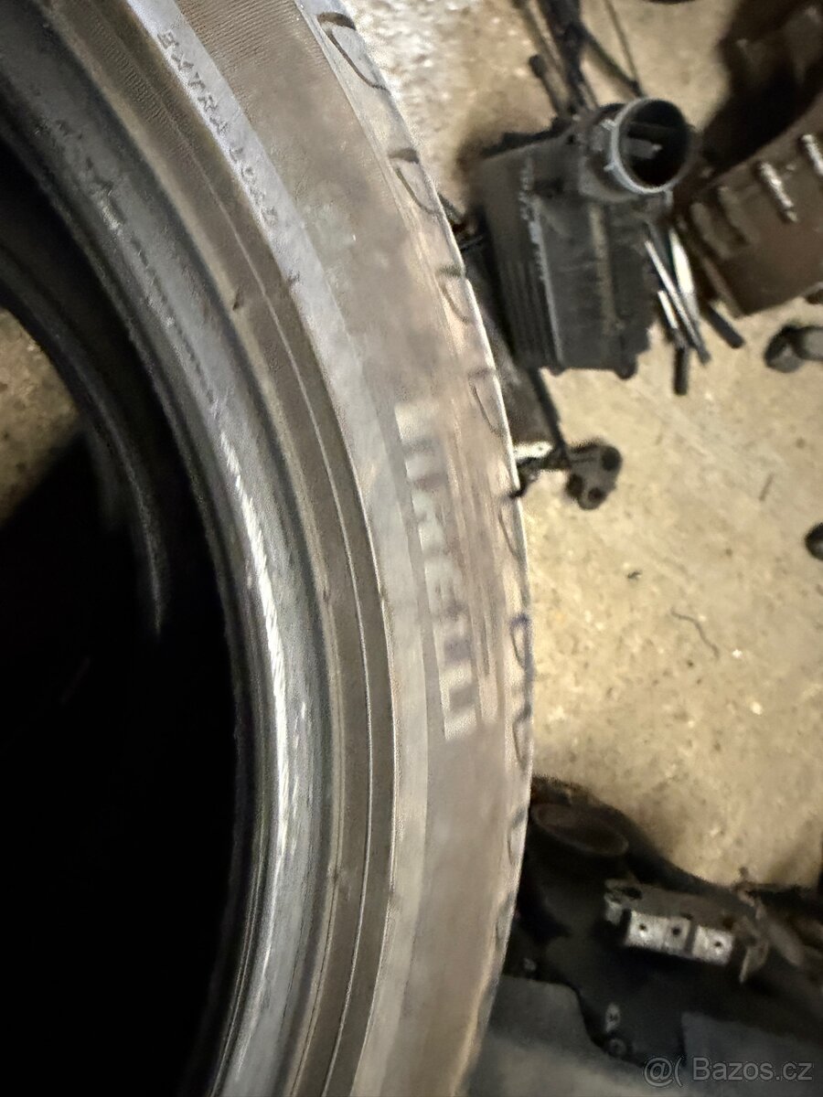 Prodám 235/40/19 - 3