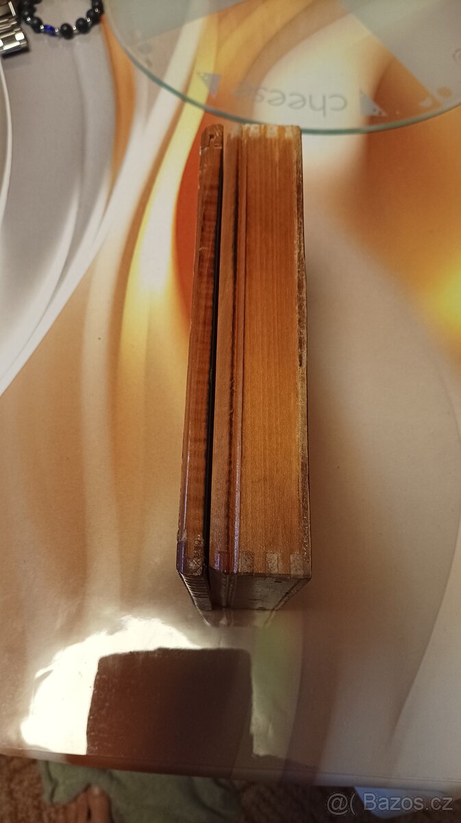 Stará krabička na cigarety. - 3