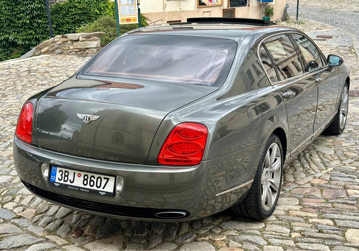 Bentley Continental Flying Spur 6.0 W12, historie Bentley - 3
