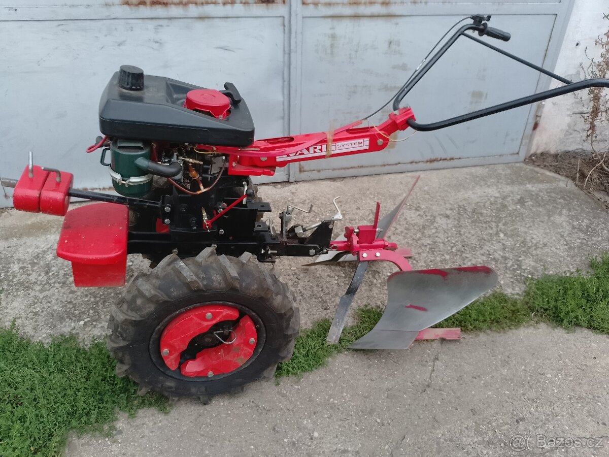 Vari malotraktor,motor Jikov,držáky,závaží,pluh,těleso TOP - 3