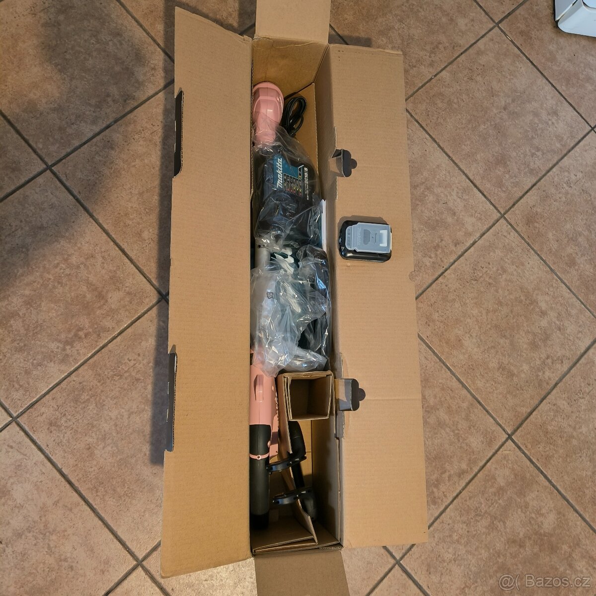 Makita UR100DSAP aku vyžínač Li-ion CXT 12V/2,0Ah - 3