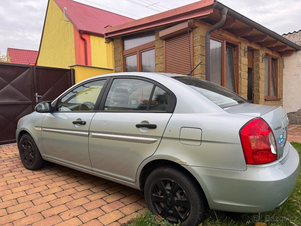 Hyundai ACCENT 1.4 - 3