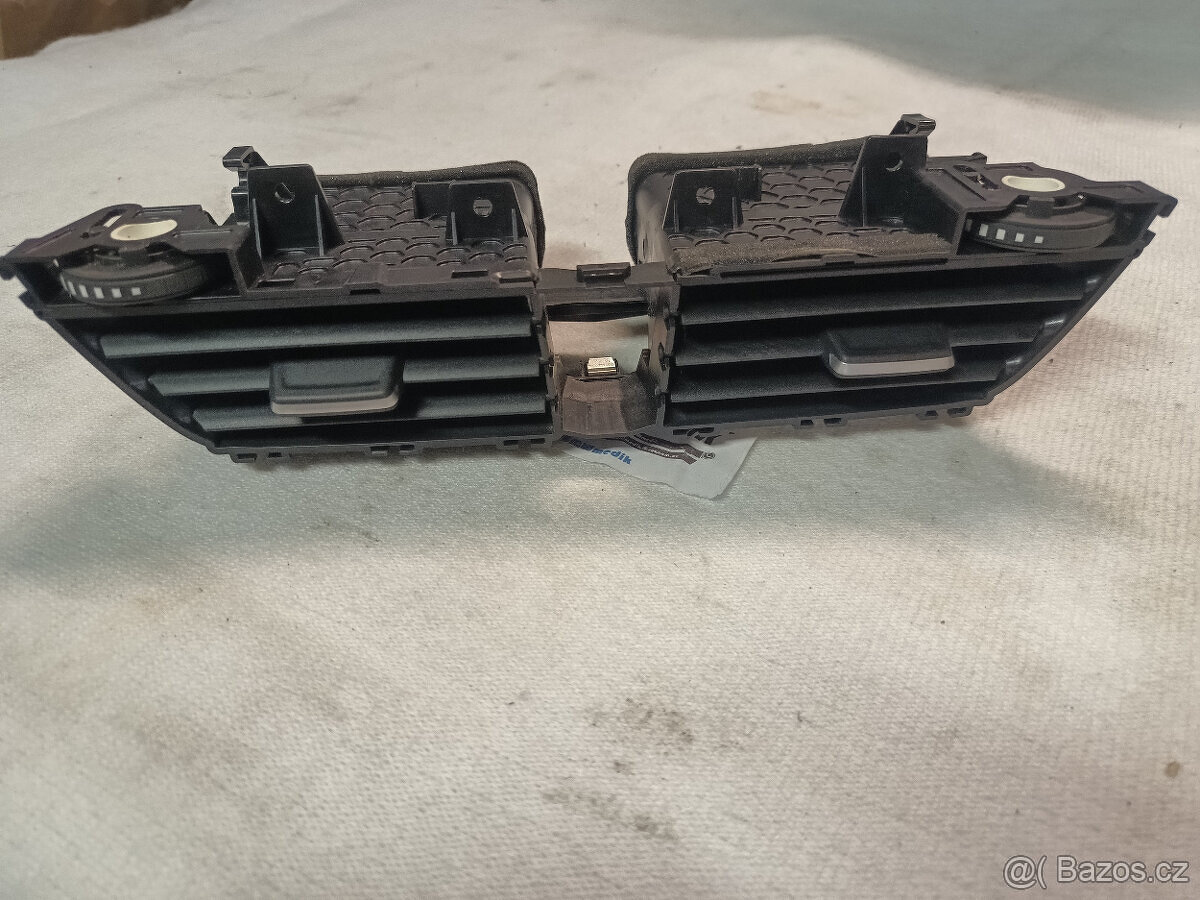 Mřížky - výdechy topení BMW i3 - 3