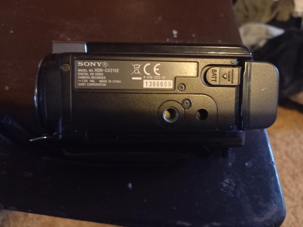 Sony HDR-CX 210E - 3