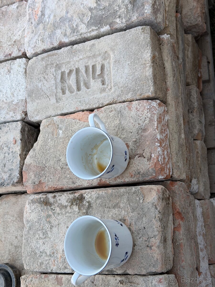 Pálené cihle se znaky - 3