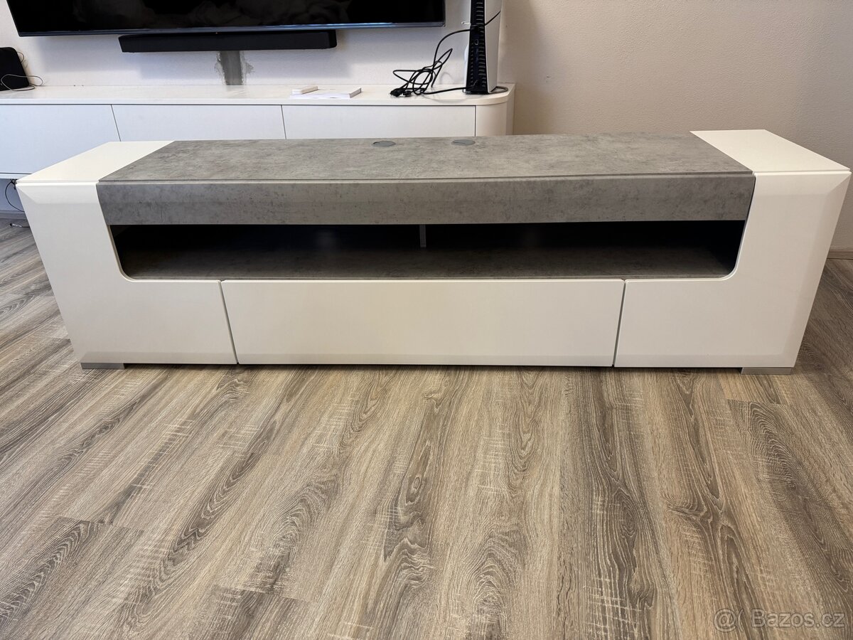 Prodám TV stolek - 3