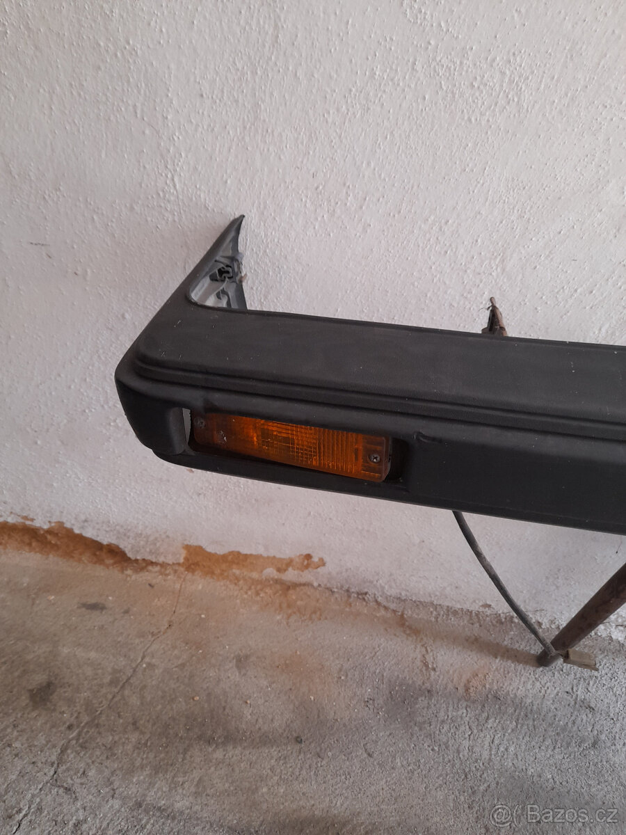 VW Golf 1 - přední nárazník - 3