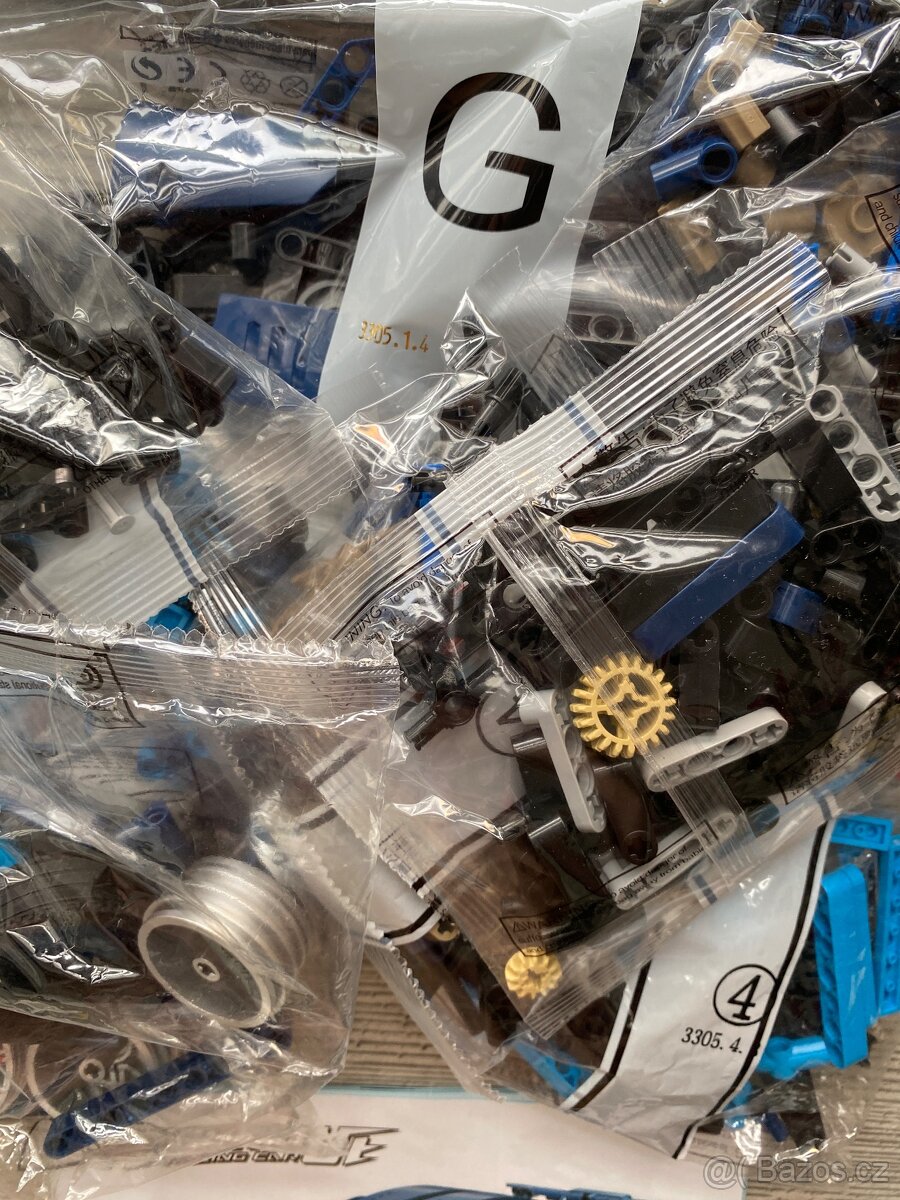 NOVÉ Bugatti Chiron - 1388ks kostek - 3