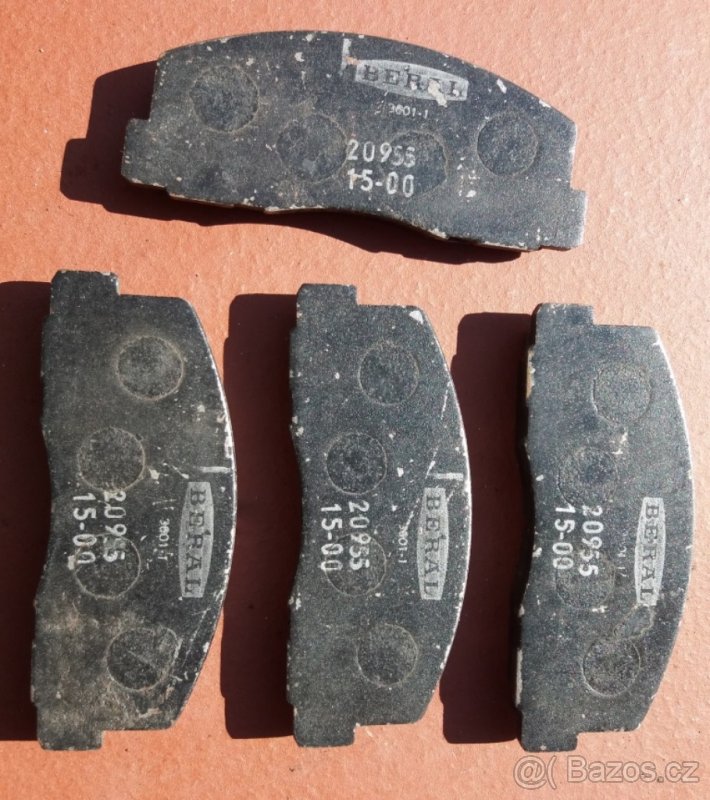 Prodám přední brzdové destičky Mitsubishi - 3