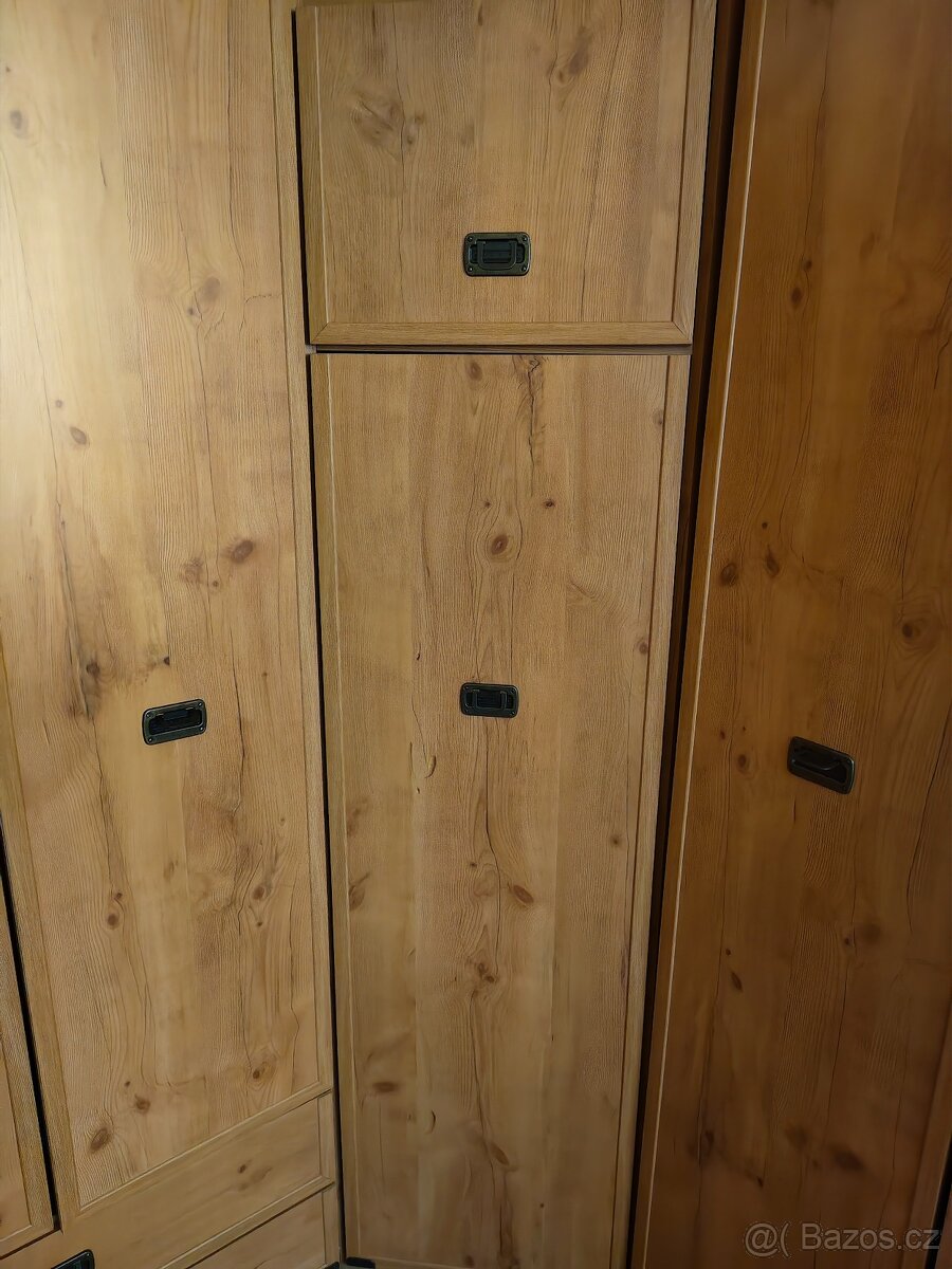 Skříně 3ks - 3