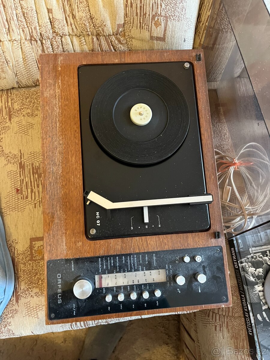 Tesla HC07 gramofon a radio - 3