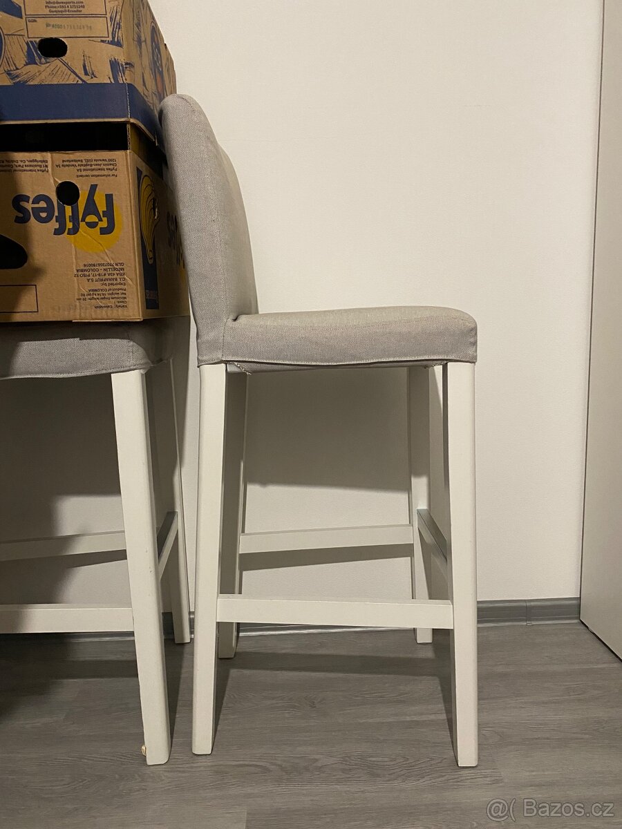 Barový stůl + 4 židle Ikea - 3