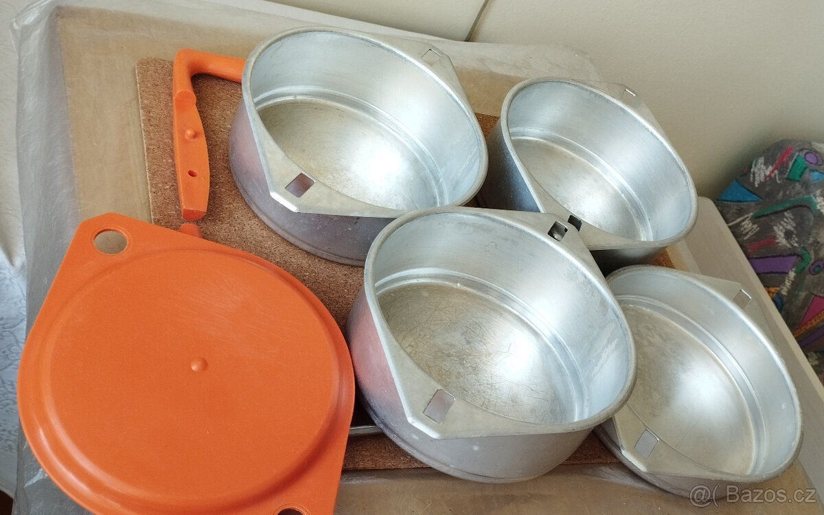 hliníkový jídlonosič, 4 nádoby - 3