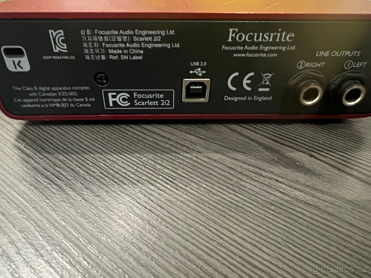 Focusrite scarlett 2i2 - 3