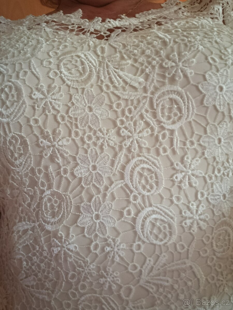 Krajkové pouzdrové šaty - 3