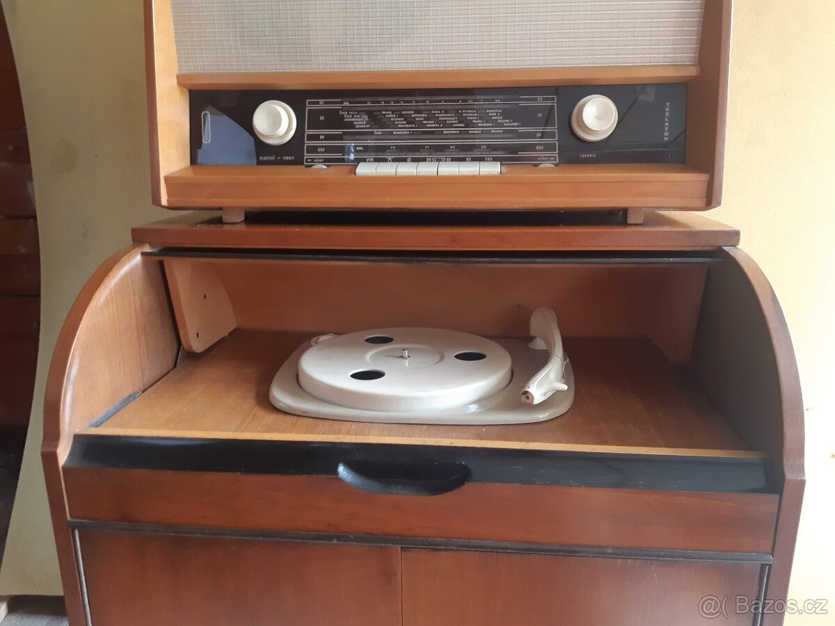 Rádio Tesla 536A s gramofonovou skříňkou - 3