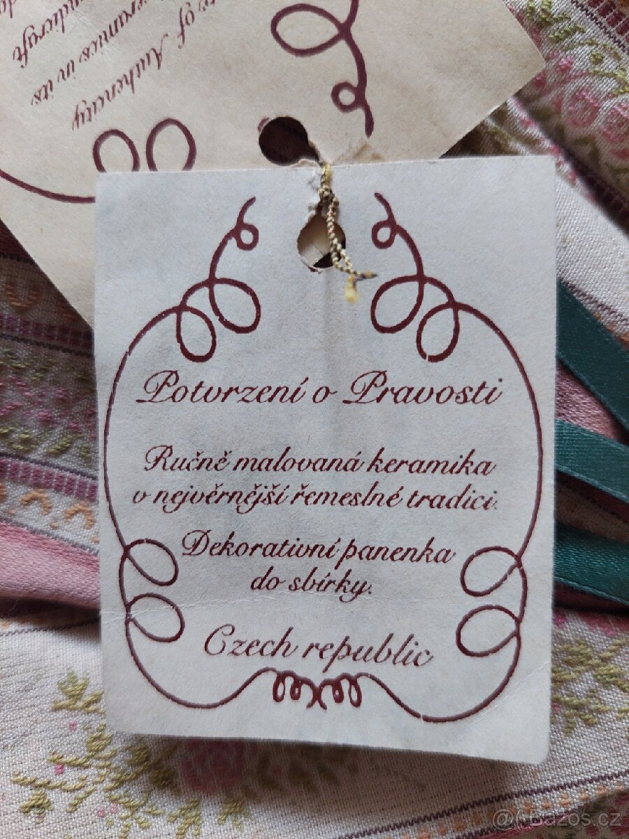 Panenka dekorativní keramická do sbírky - 3