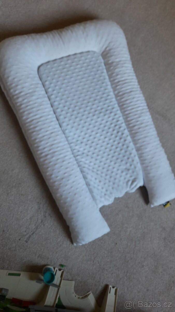 daruji dva mantinely do postýlky a hnízdečko pro miminko - 3