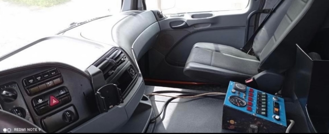 Mercedes Benz Actros 1841 - kropička - 3