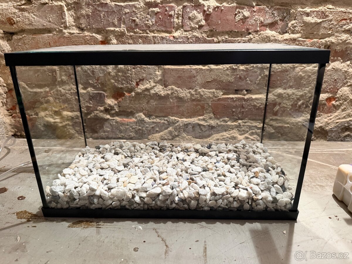 Prodám akvárium 20l i s příslušenstvím - 3