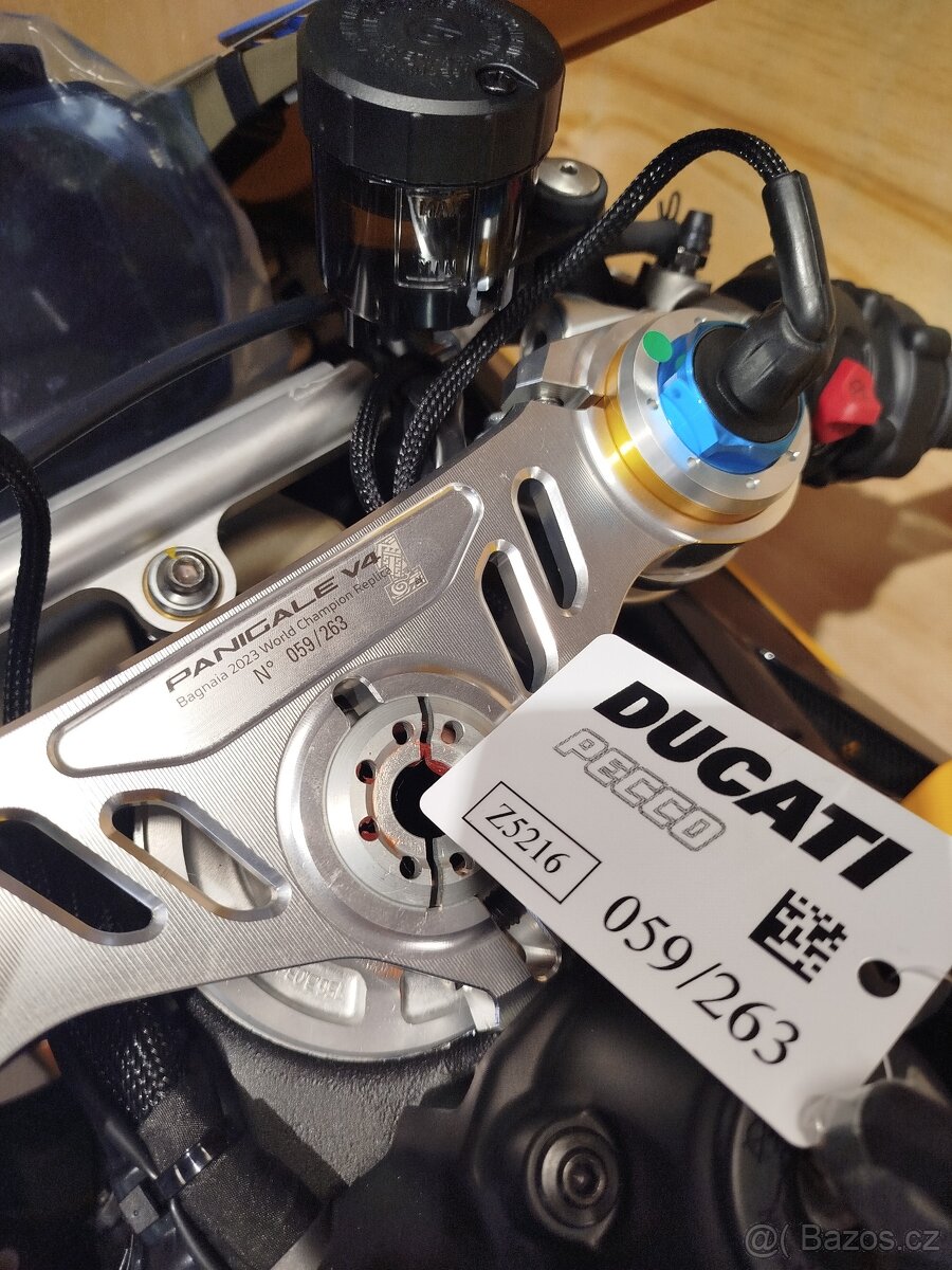 Ducati Panigale V4 BAGNAIA 2023 WORLD CHAMPION REPLICA, AKCE - 3