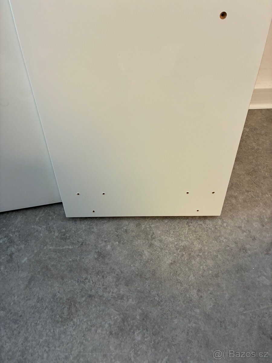 Police lesklá bílá IKEA LACK - 3