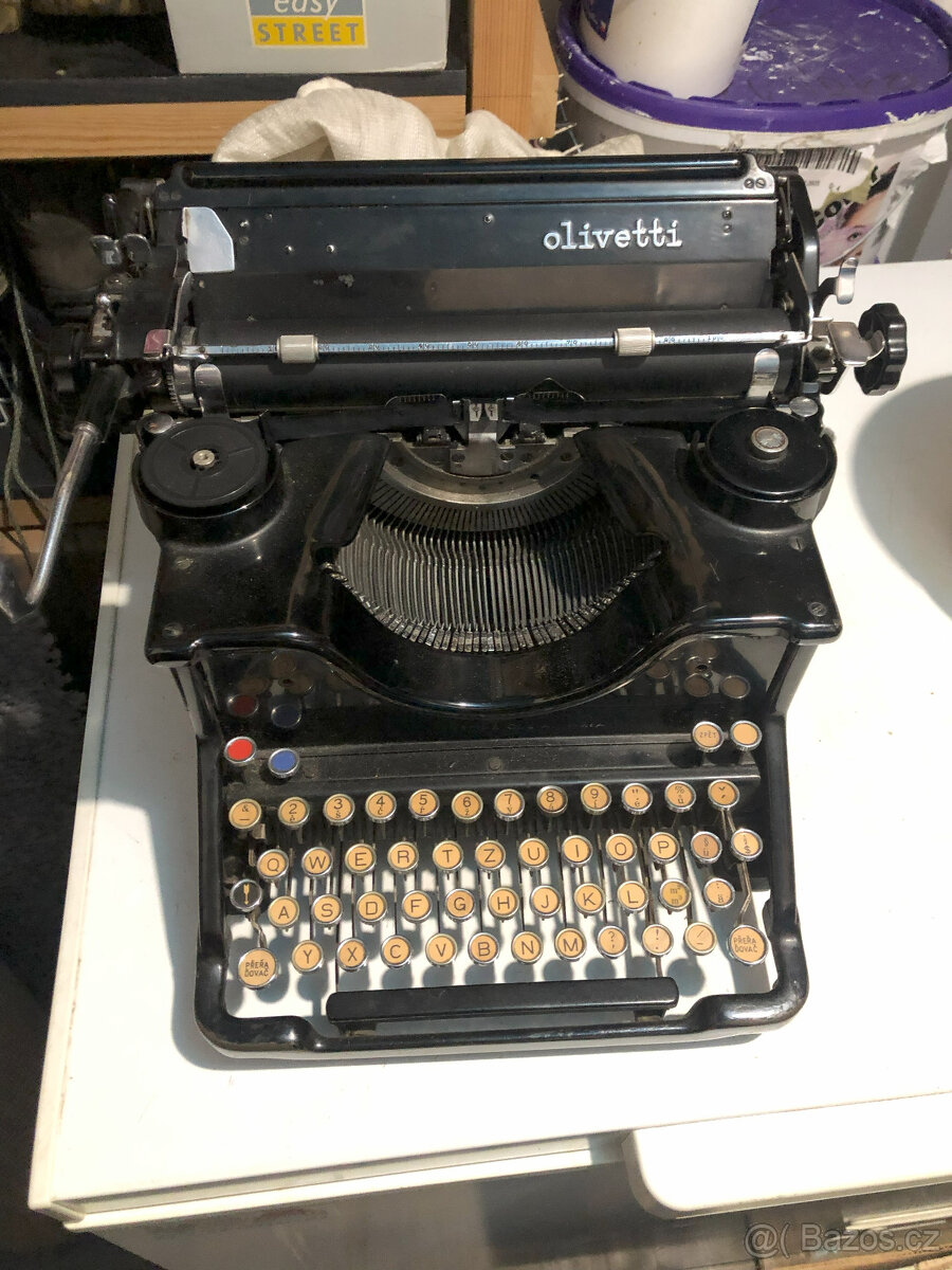 Psací stroj Olivetti - 3