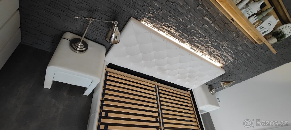 Manželská postel 200 x 180 s lamel. rošty a nočními stolky - 3