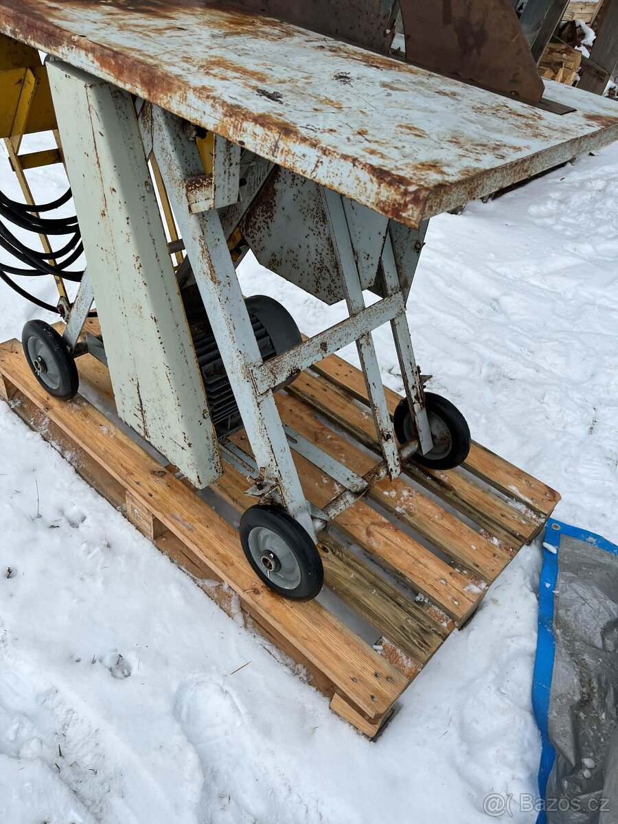 Cirkulárka s kolébkou Narex typ HVP 60 - 3