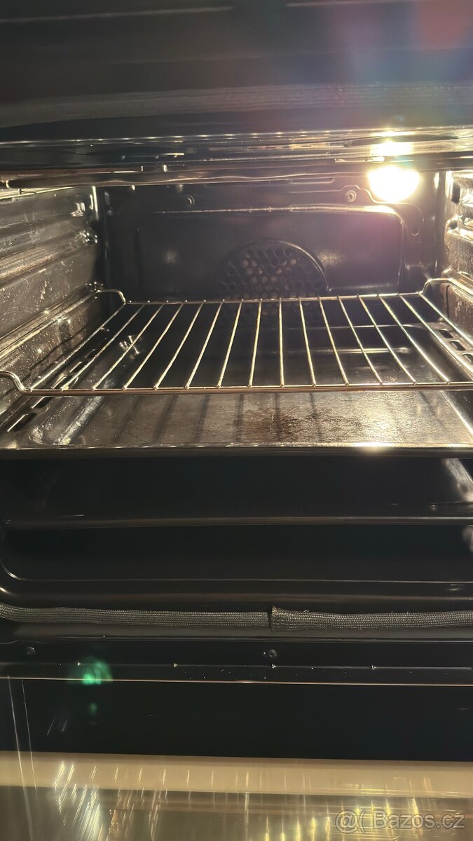 Prodám bílou vestavnou troubu Whirlpool - 3