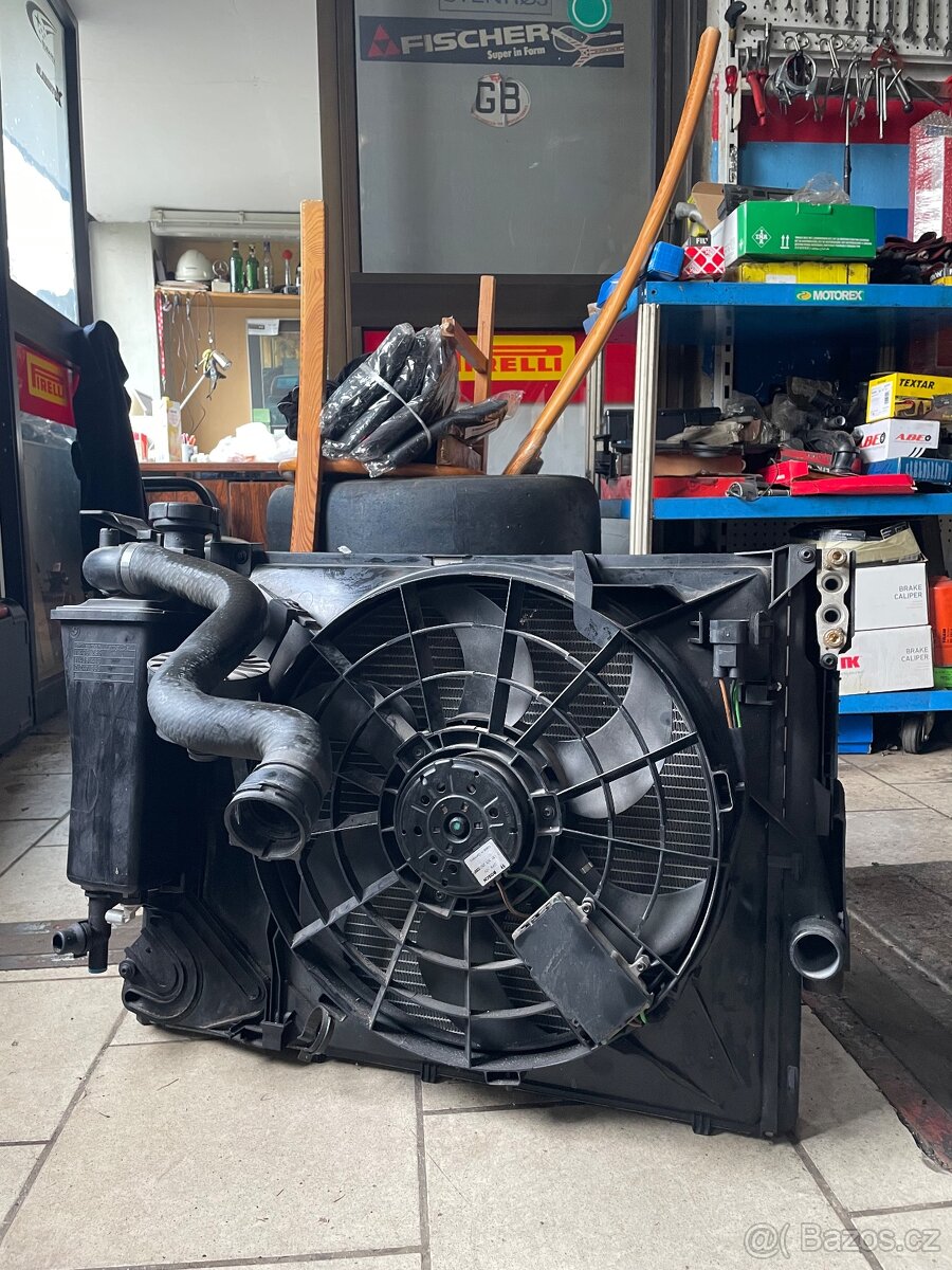 chladičová stěna BMW - 3