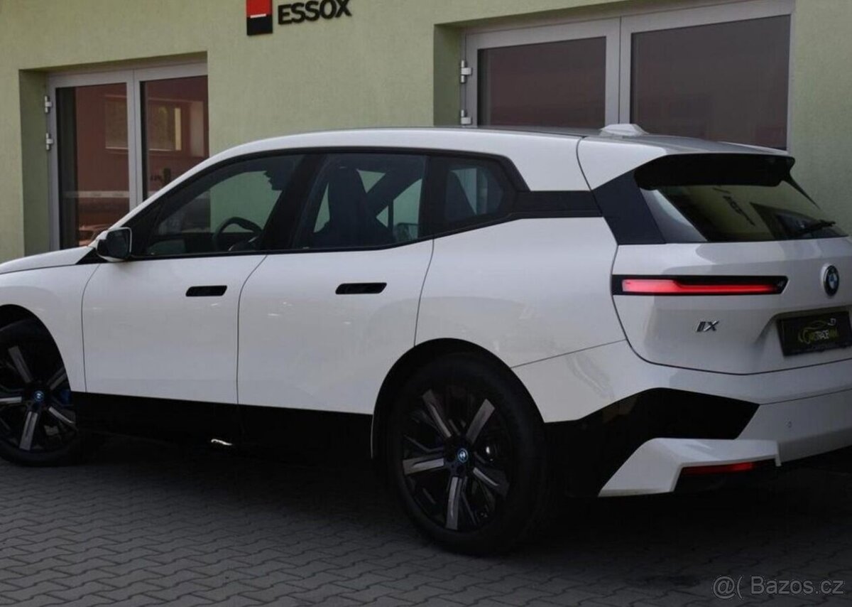 BMW iX xDrive40 1M 3L-ZÁRUKA - 3