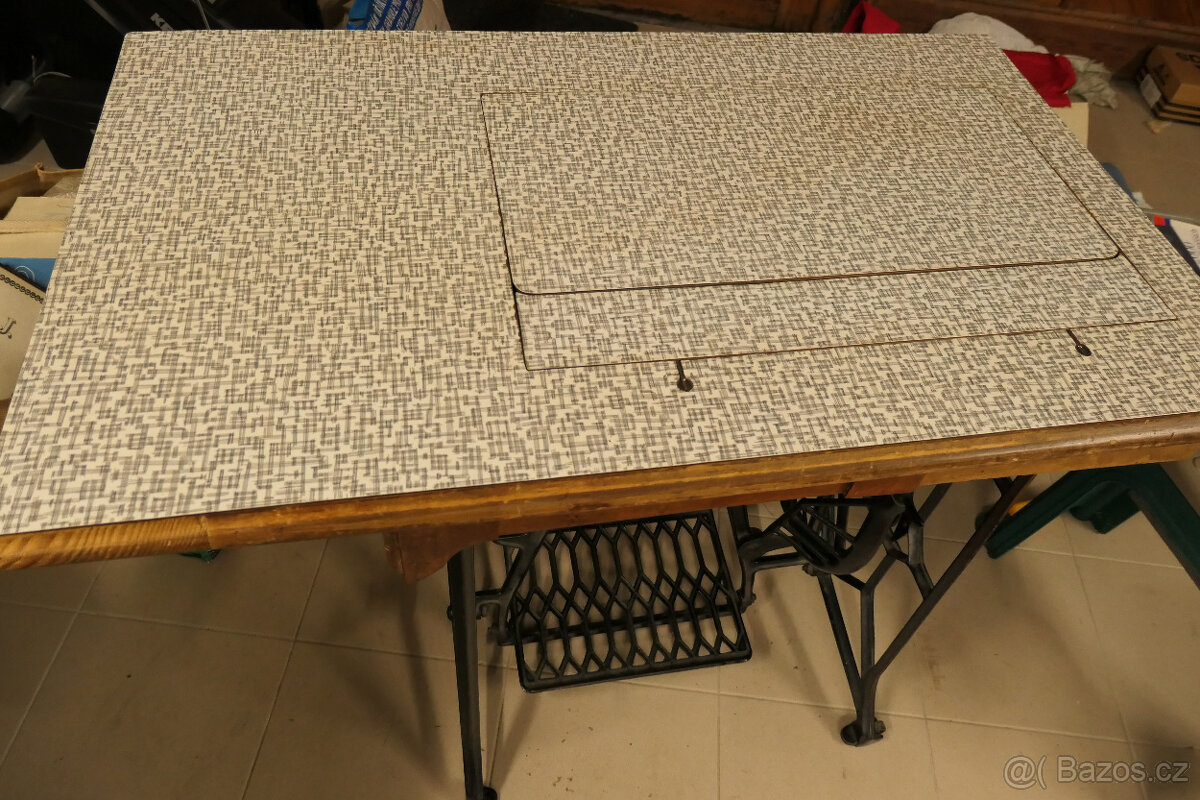 Prodám šicí stroj VERITAS - 3