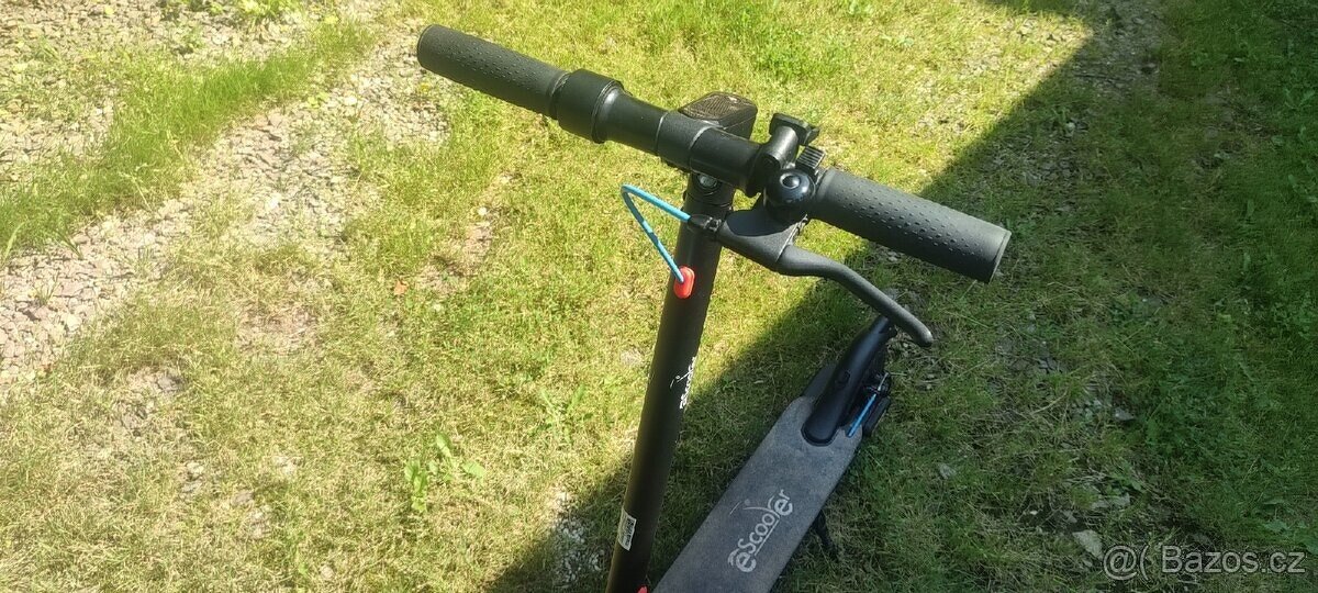 ElektroKoloběžka eScooter E5 250W - 3