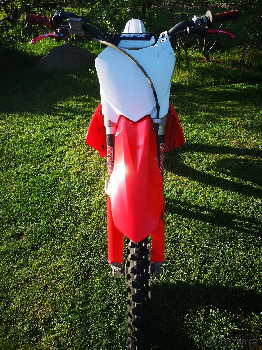 Honda CRF 450R, r.v. 2009, el. vstřikování.