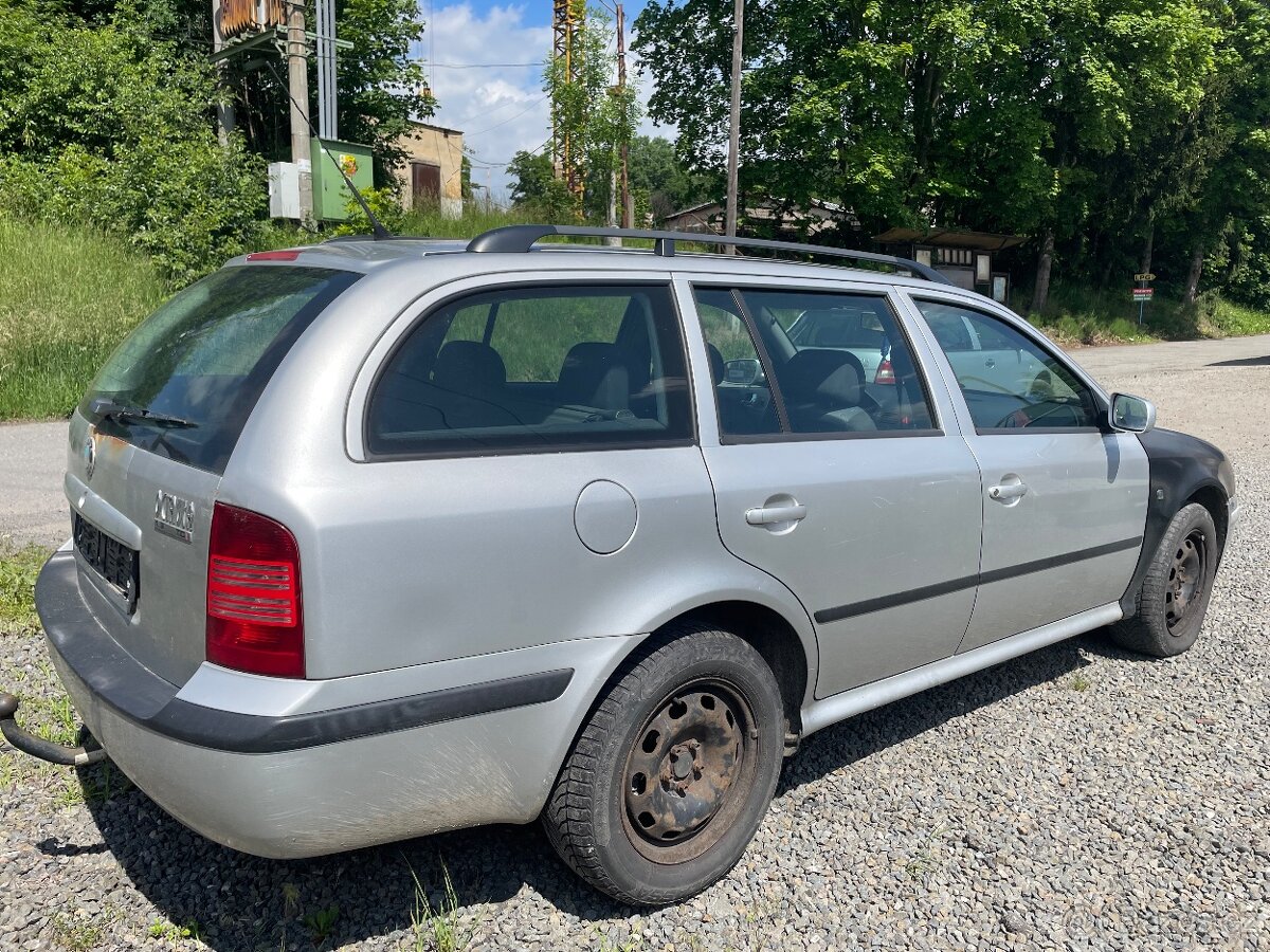Škoda Octavia combi - náhradní díly - 3