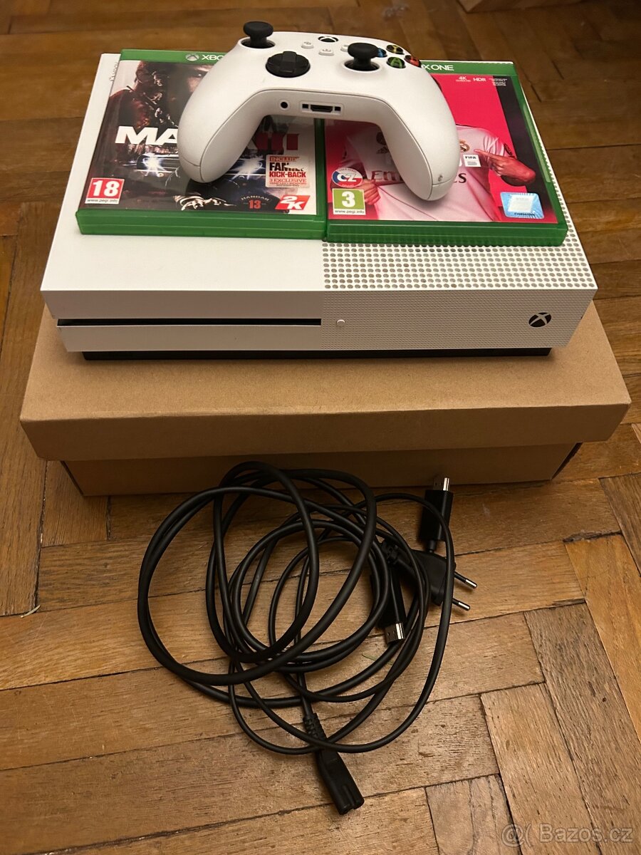 Xbox One S model 1681 - 3