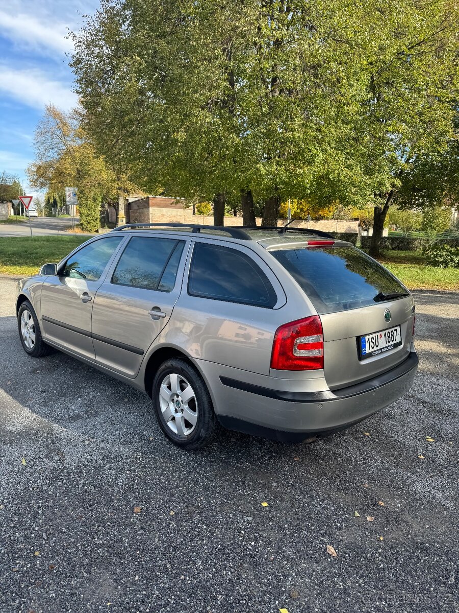 Škoda Octavia II 1.6 FSI 85kw - 3